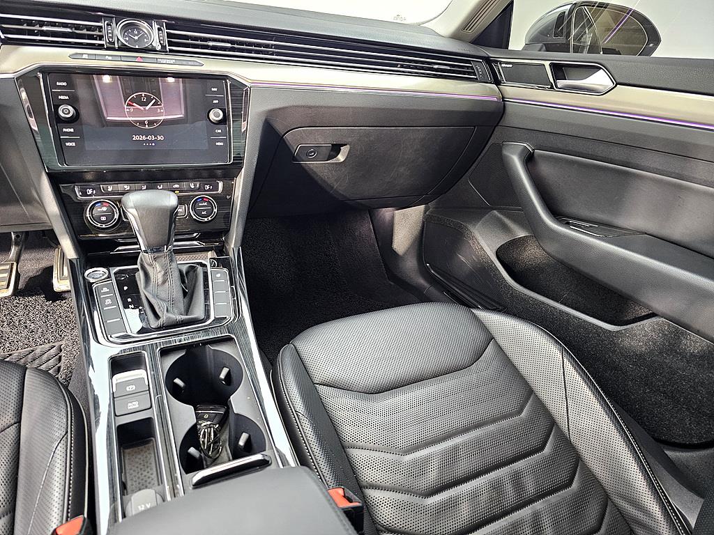 Volkswagen Arteon - Vista 9