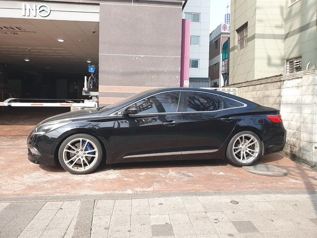 HYUNDAI Grandeur - Vista 2