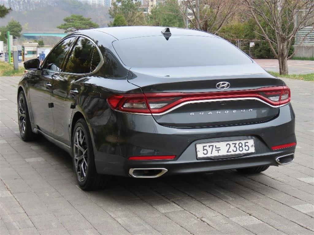 HYUNDAI Grandeur - Vista 7