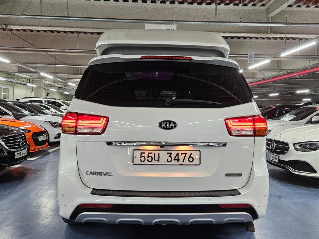 KIA Carnival - Vista 5
