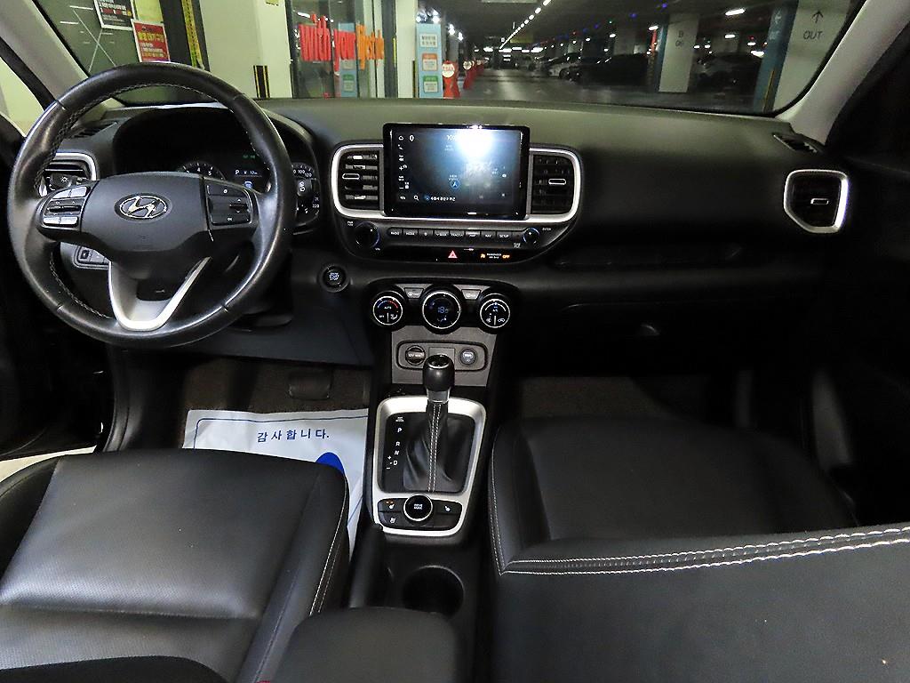 HYUNDAI Venue - Vista 10
