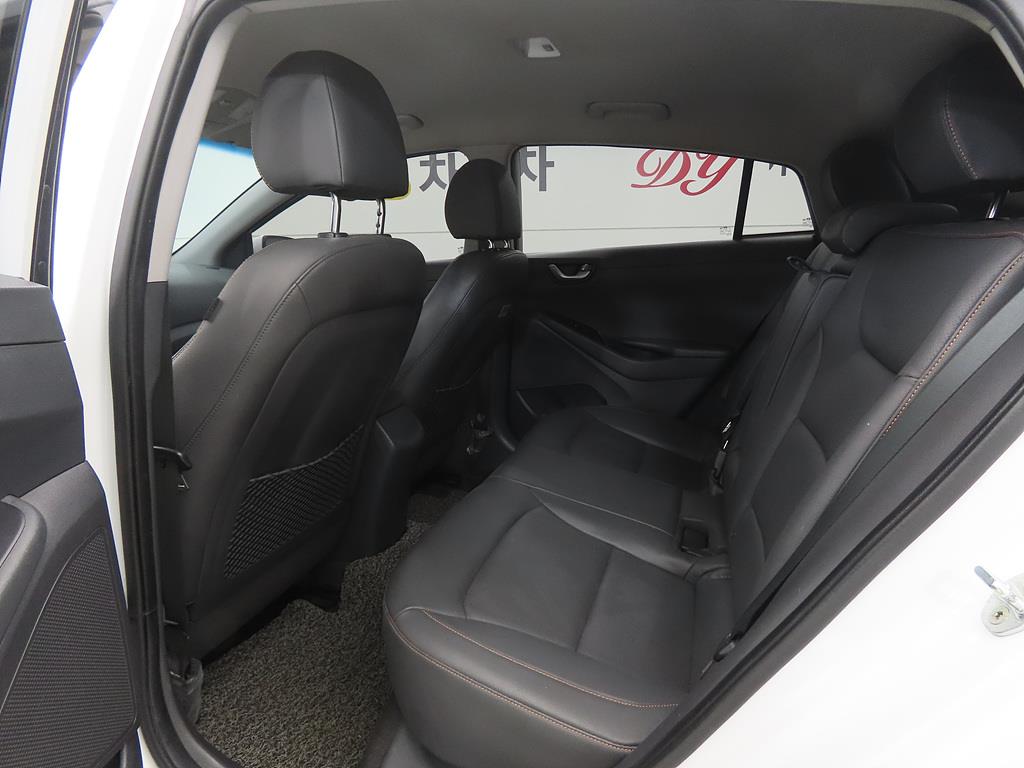 HYUNDAI Ioniq - Vista 6