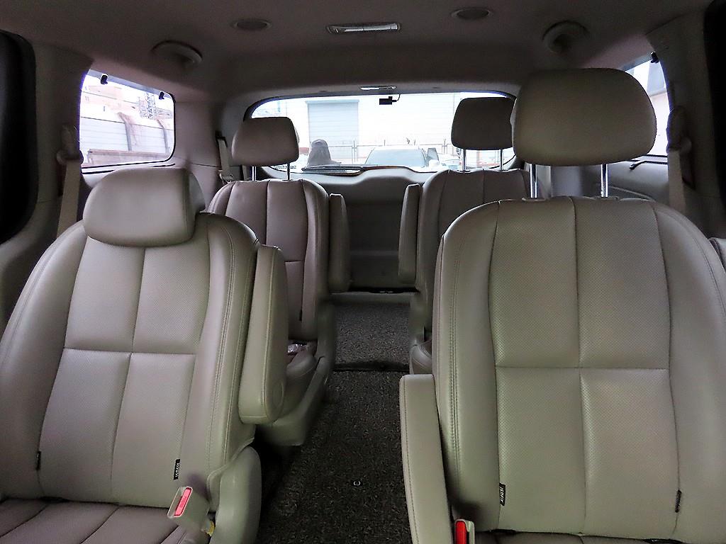 KIA Carnival - Vista 7