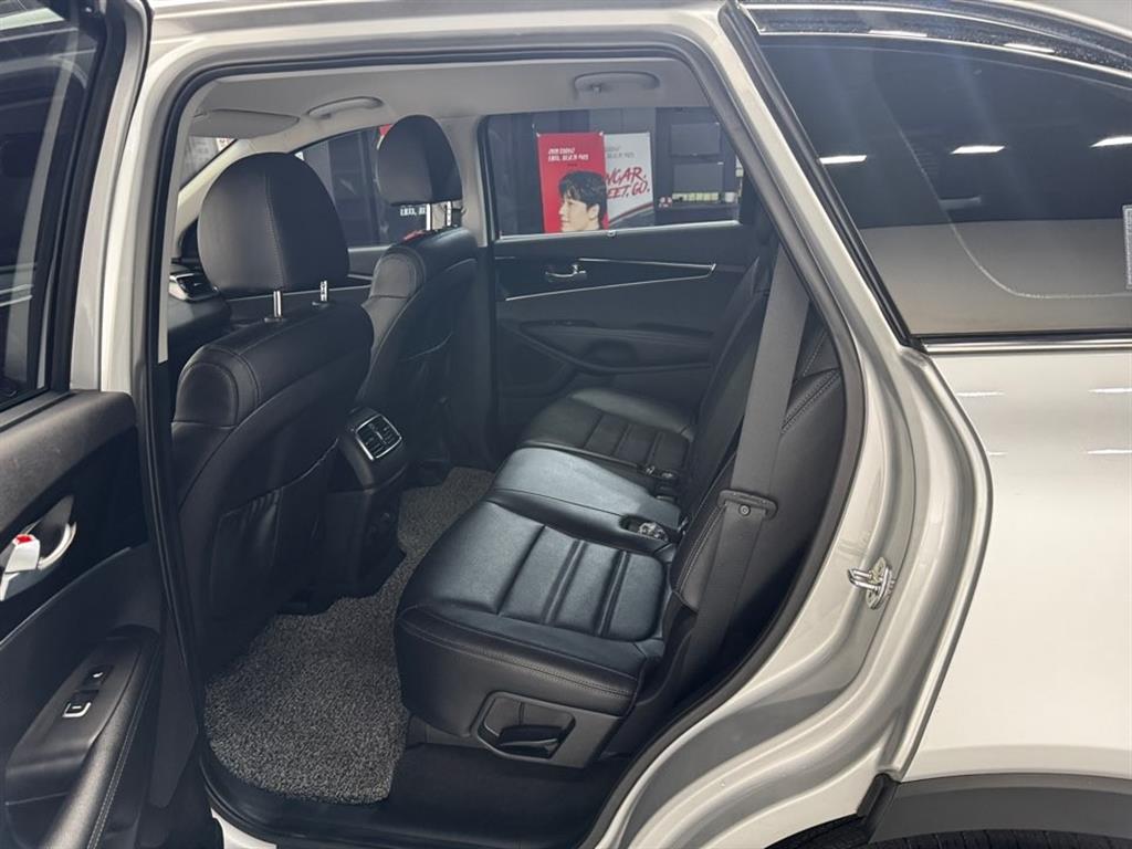 KIA Sorento - Vista 10