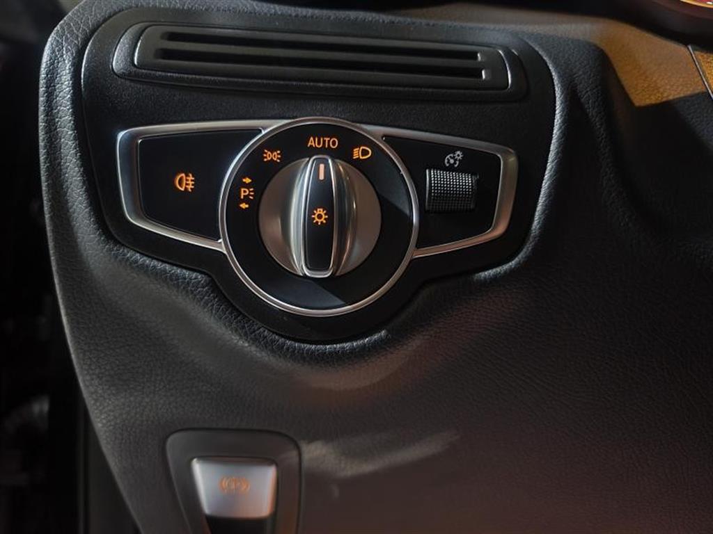 Mercedes Benz GLC Class - Vista 11