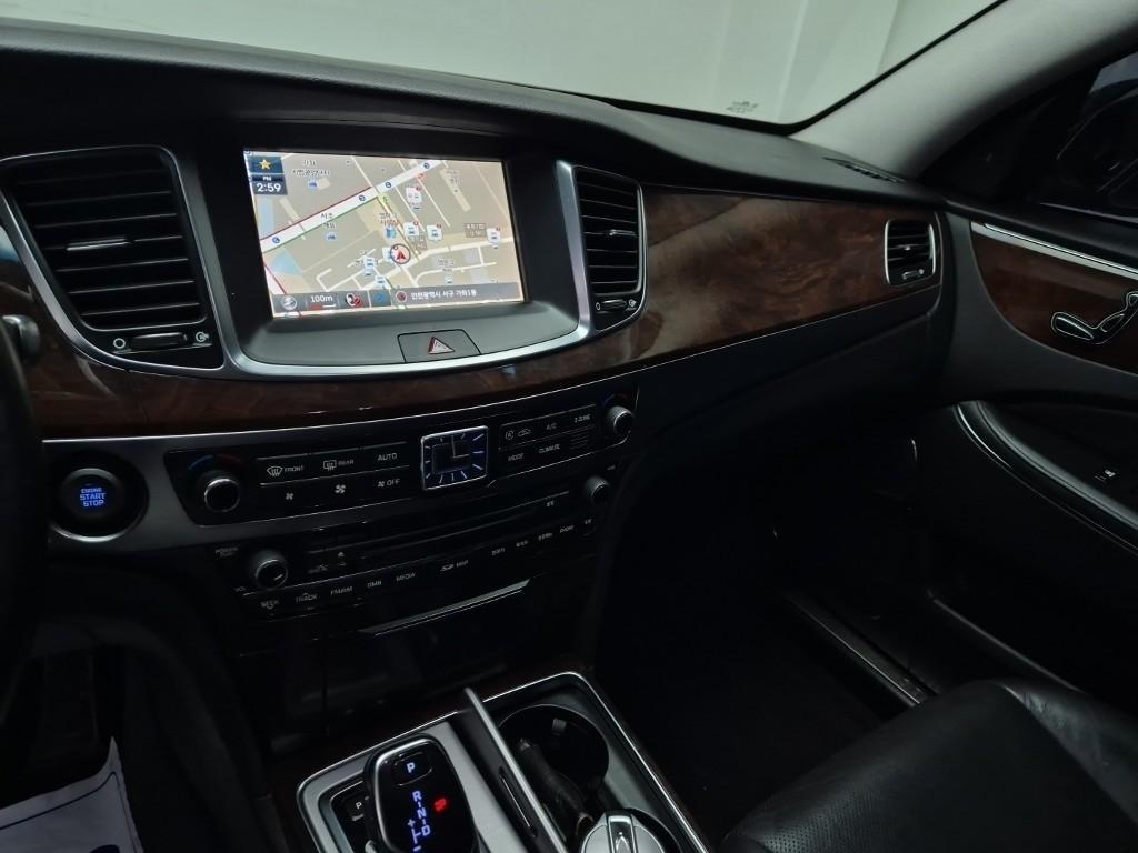 HYUNDAI Equus - Vista 10