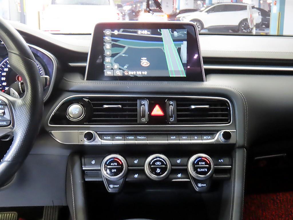 Genesis G70 - Vista 11