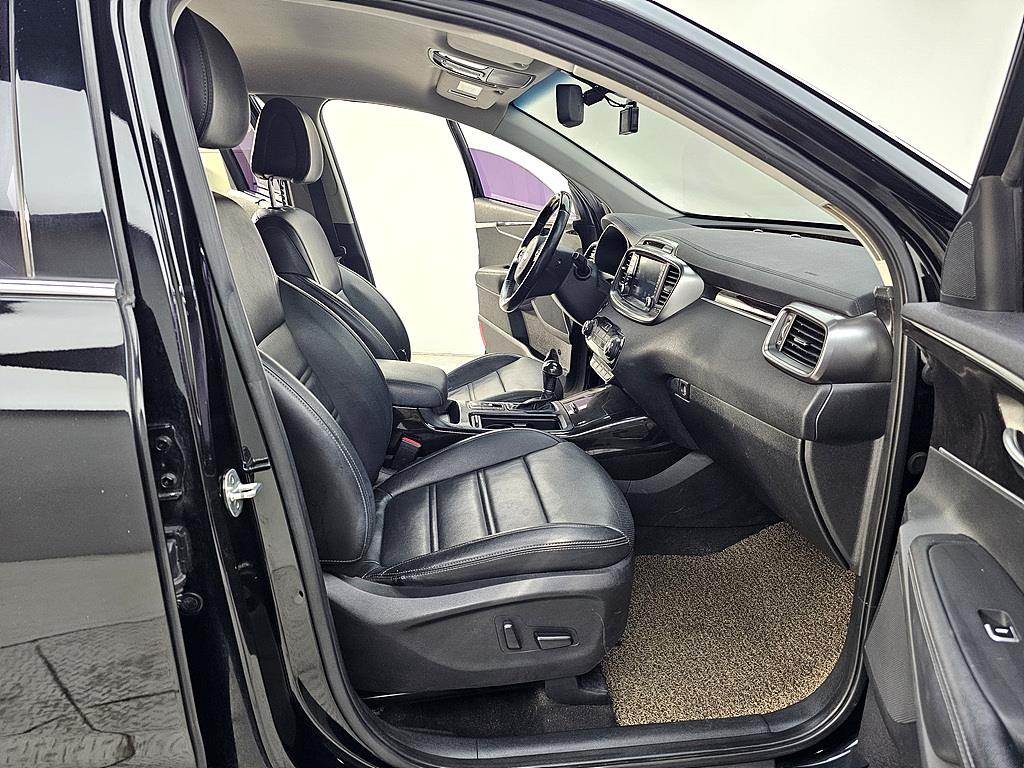 KIA Sorento - Vista 11