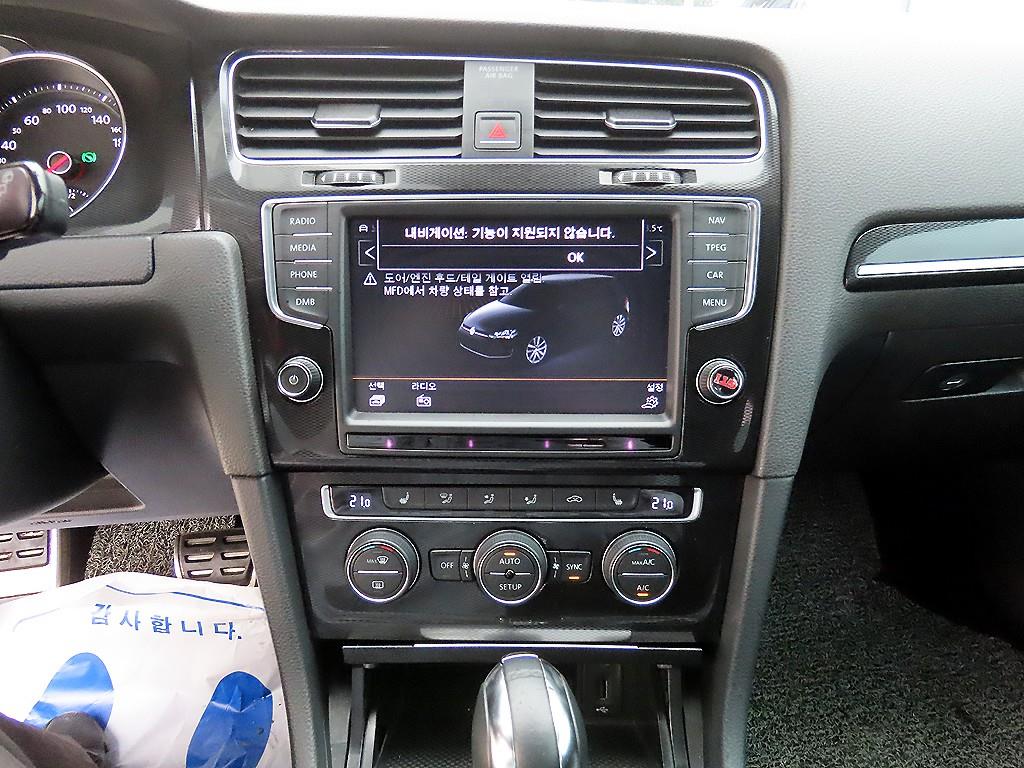 Volkswagen Golf - Vista 12