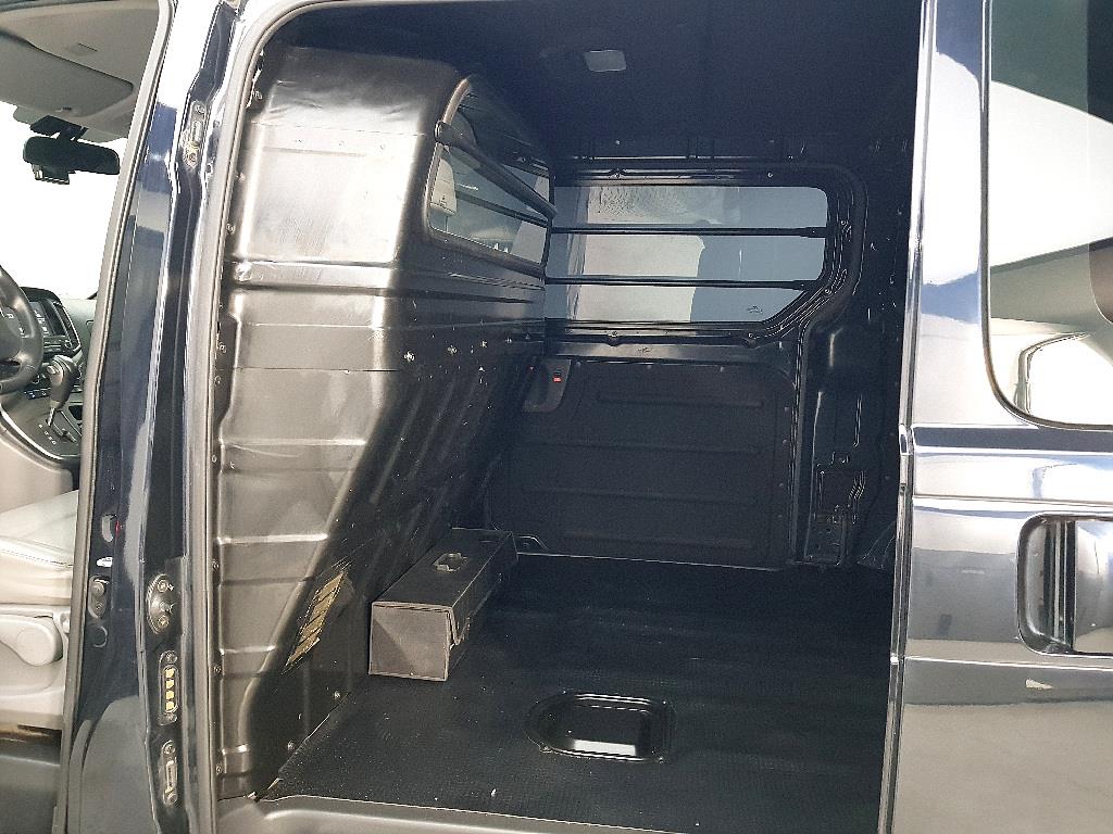 HYUNDAI Starex - Vista 8