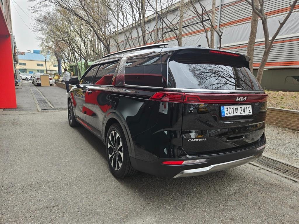 KIA Carnival - Vista 4