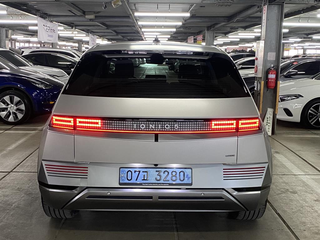 HYUNDAI Ioniq 5 - Vista 4