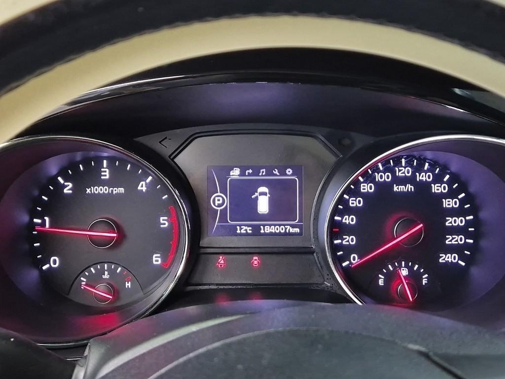 KIA Carnival - Vista 6