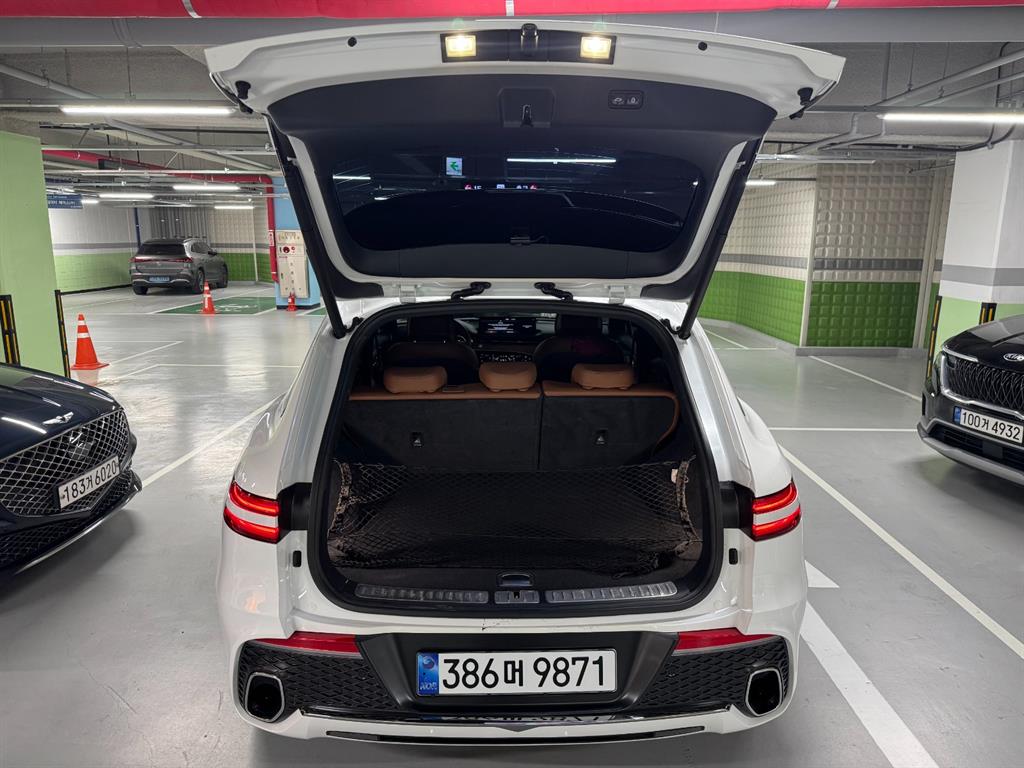 Genesis GV70 - Vista 7