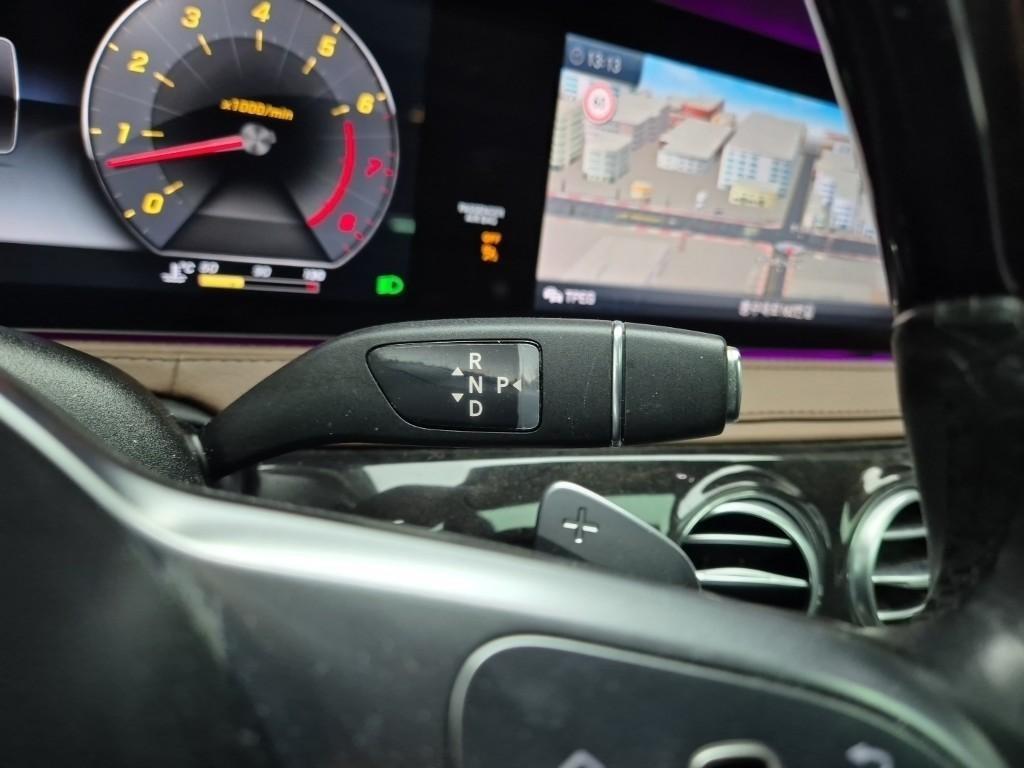 Mercedes Benz S Class - Vista 8