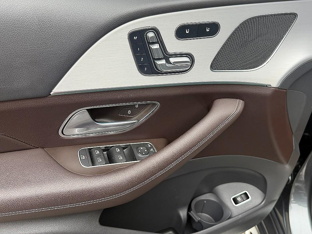 Mercedes Benz GLE Class - Vista 12