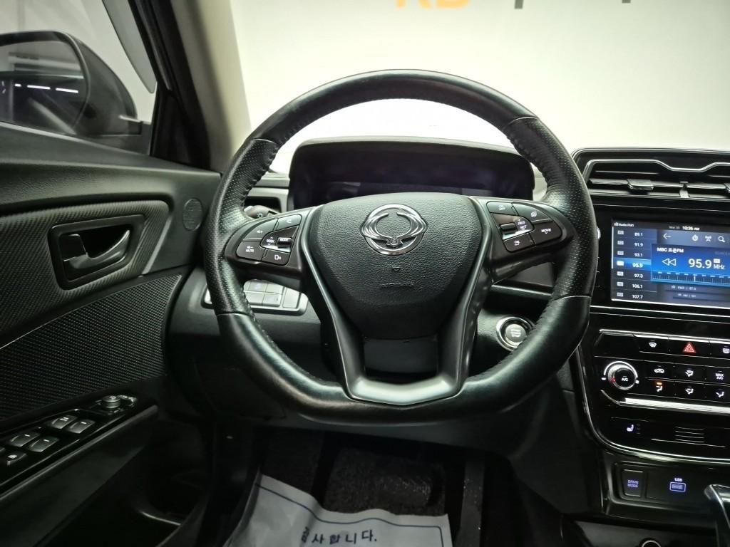 Ssangyong Tivoli - Vista 9