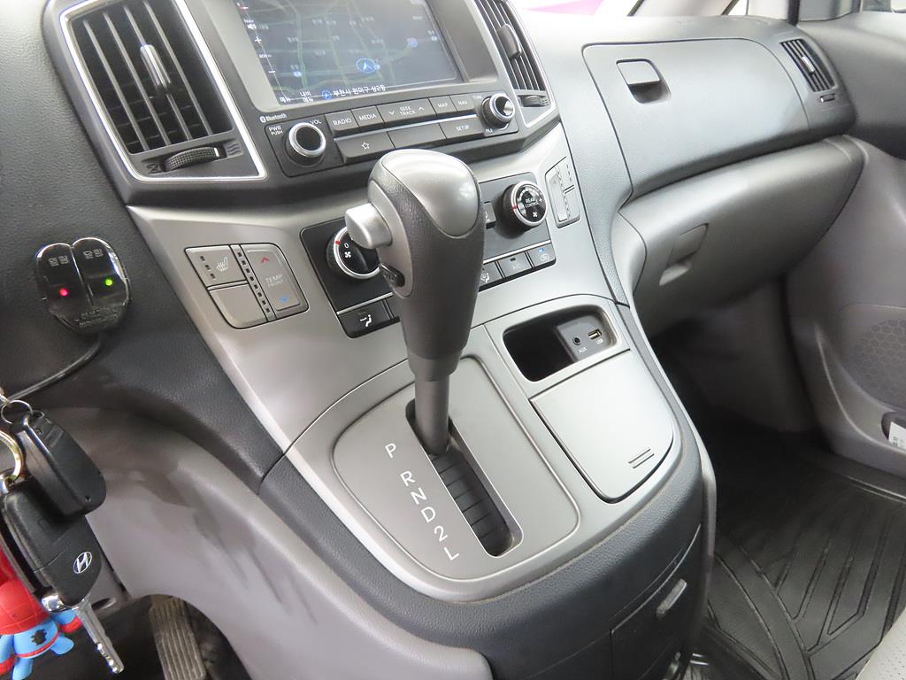 HYUNDAI Starex - Vista 11