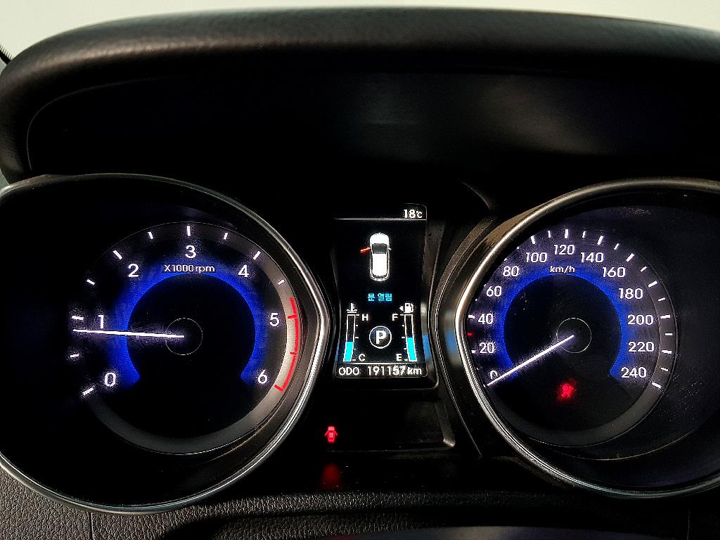 HYUNDAI i30 - Vista 7