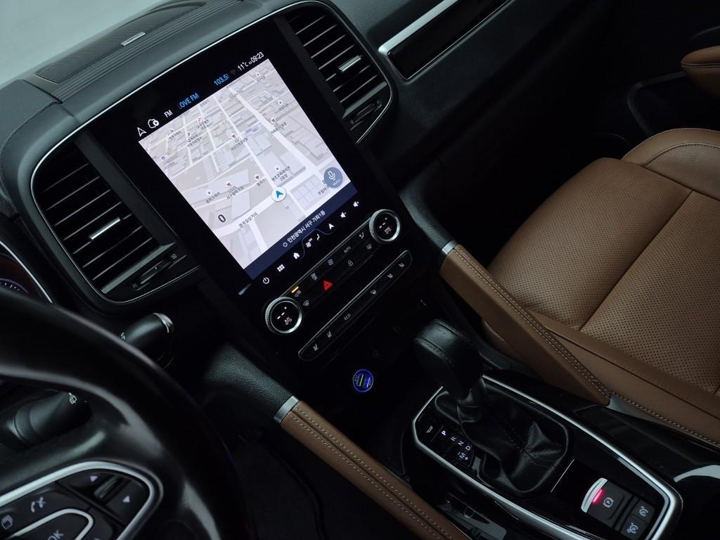 SAMSUNG QM6 - Vista 10