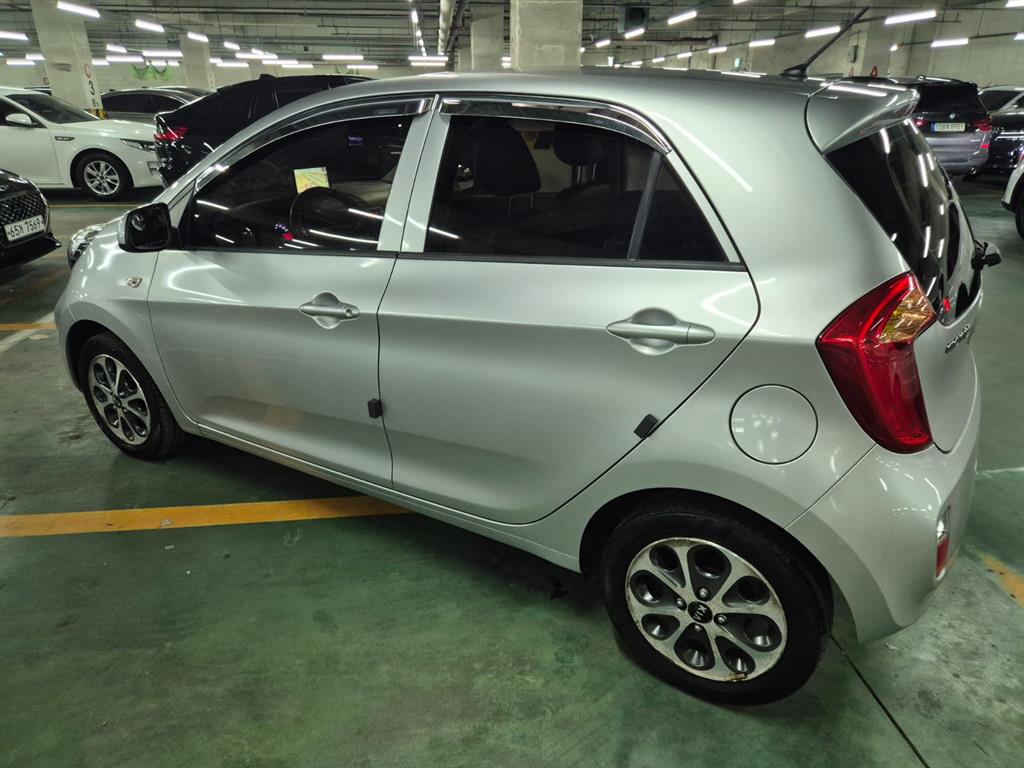 KIA Morning - Vista 4