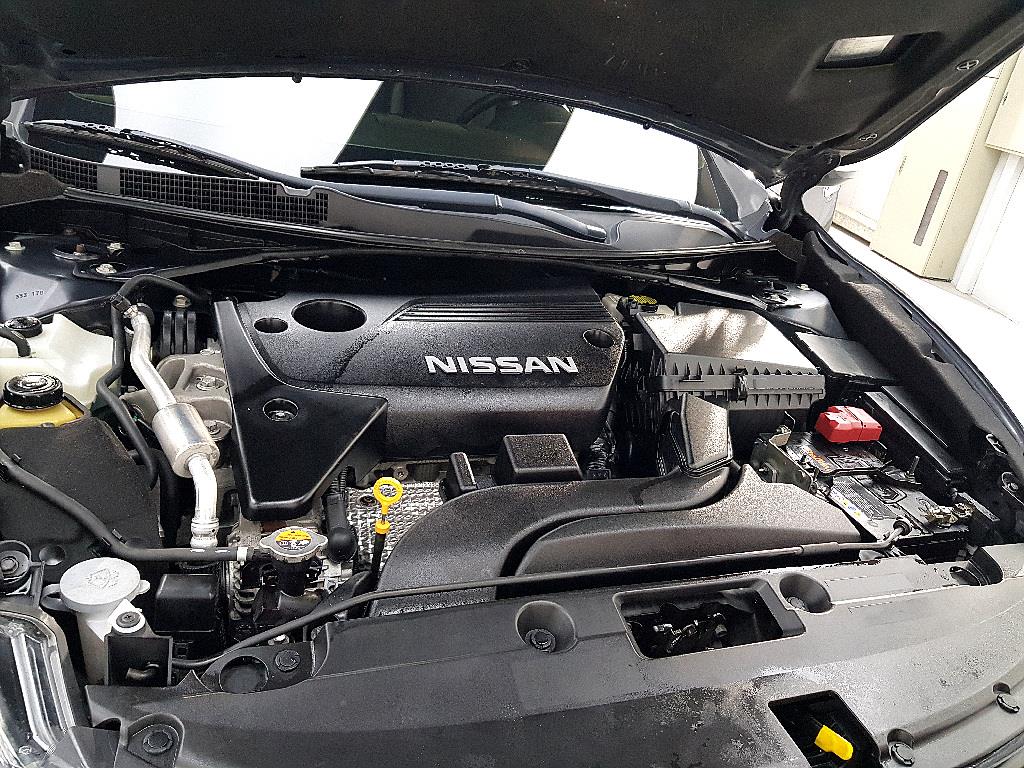 Nissan Altima - Vista 6