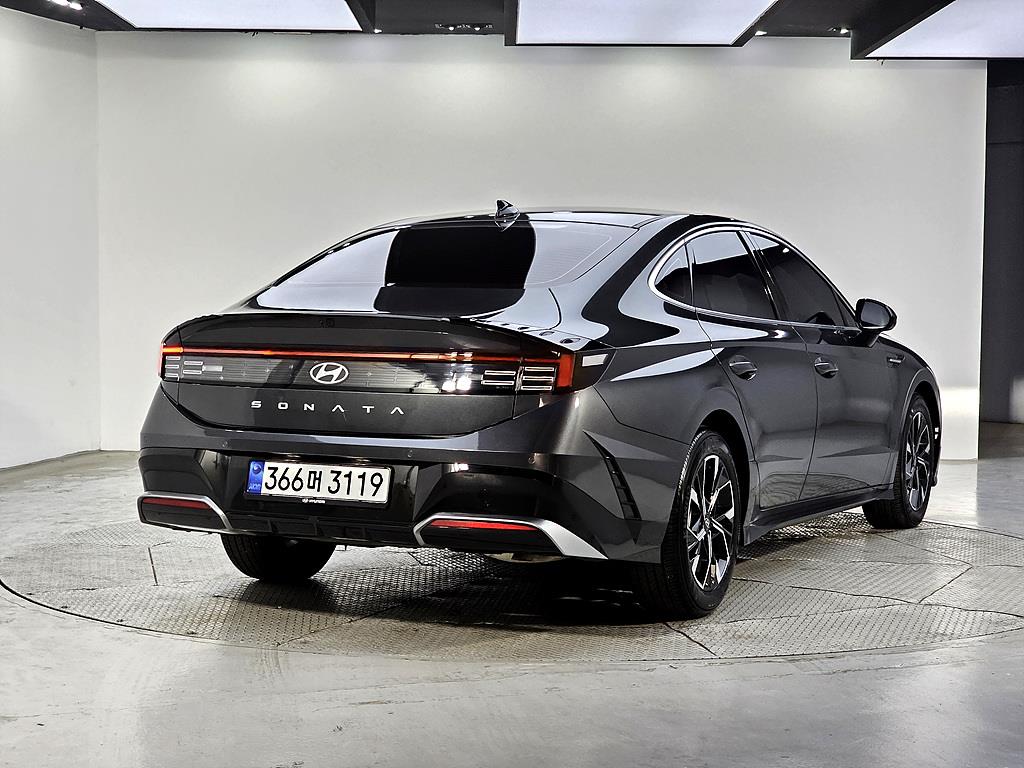 HYUNDAI Sonata - Vista 4