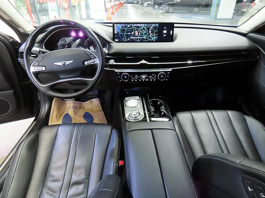 Genesis G80 - Vista 10