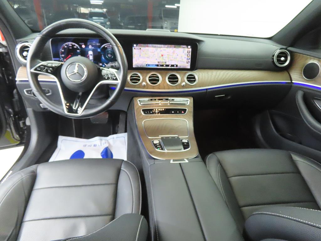 Mercedes Benz E class - Vista 7