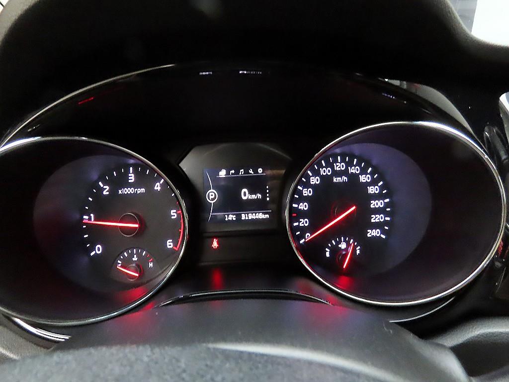 KIA Carnival - Vista 6