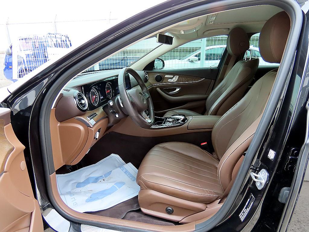 Mercedes Benz E class - Vista 5