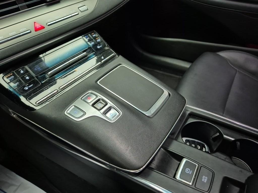 HYUNDAI Grandeur - Vista 8