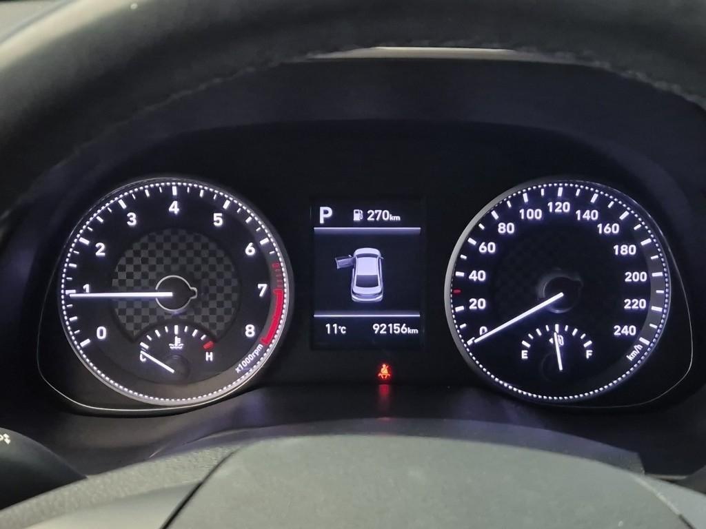 HYUNDAI Avante - Vista 6