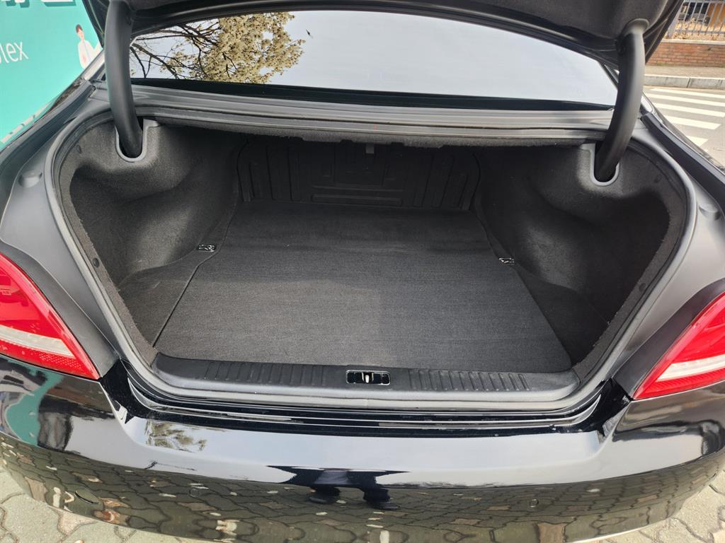 HYUNDAI Equus - Vista 5