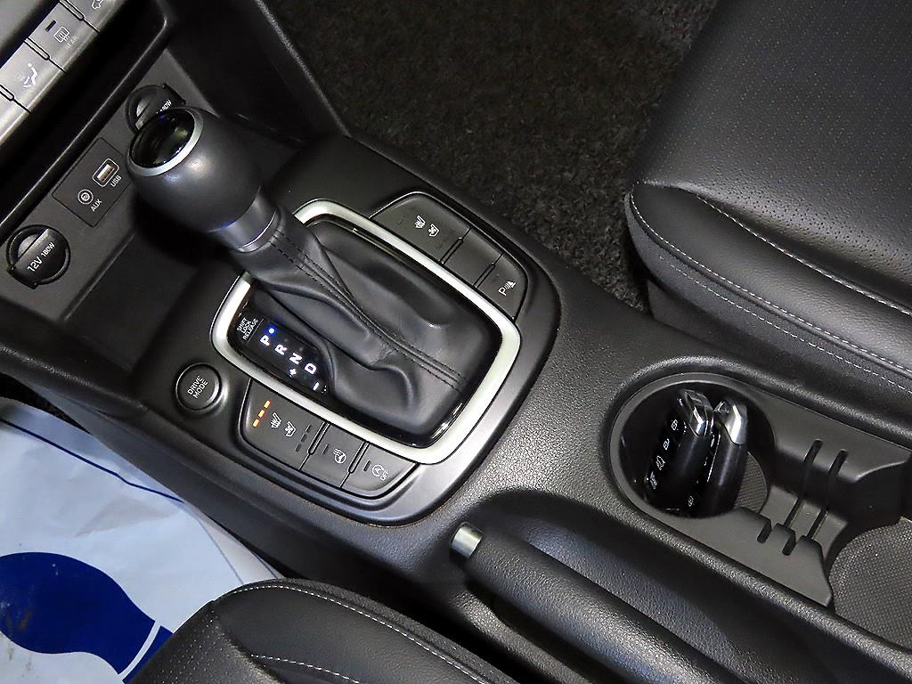 HYUNDAI Kona - Vista 12