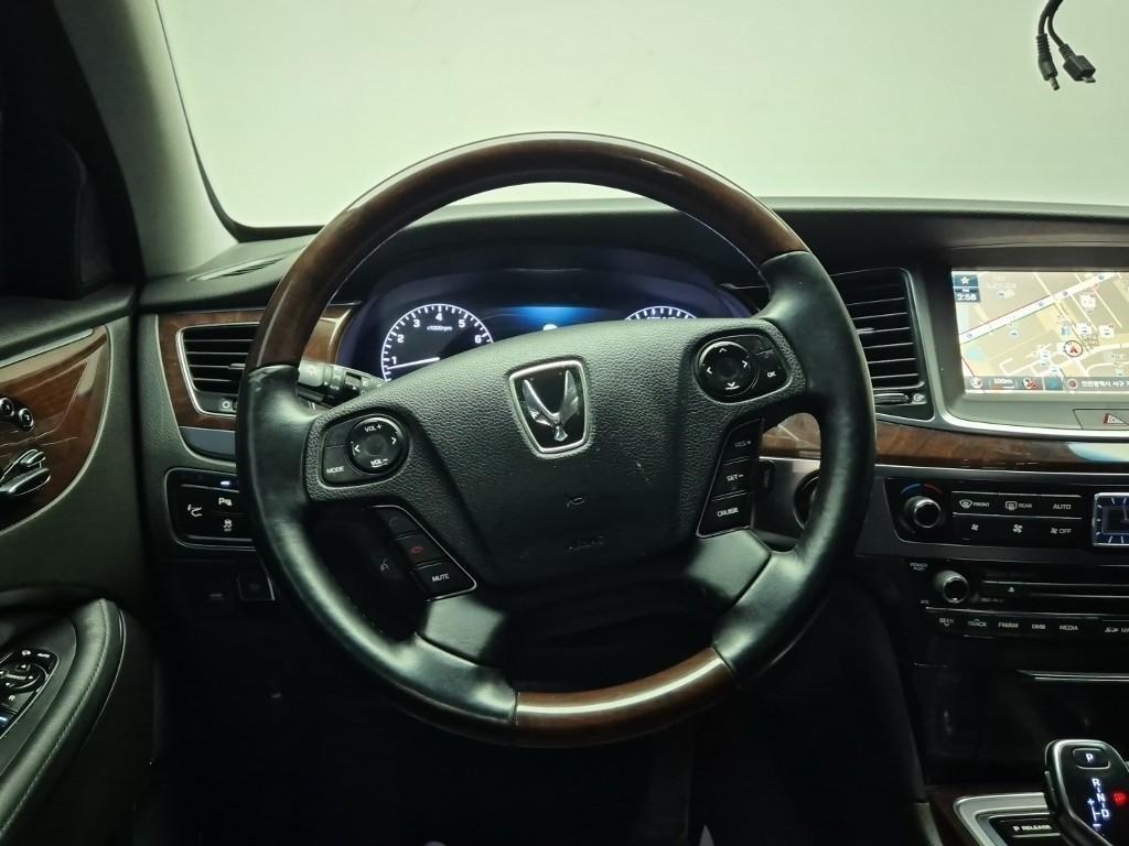 HYUNDAI Equus - Vista 9