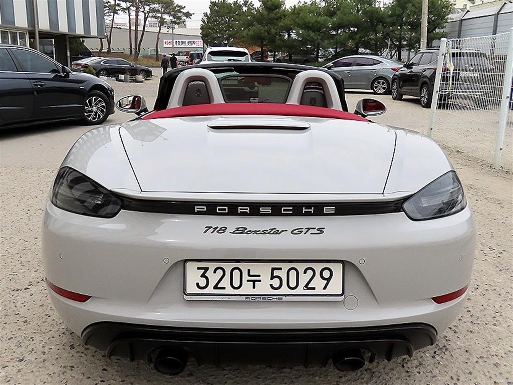 Porsche 718 - Vista 8