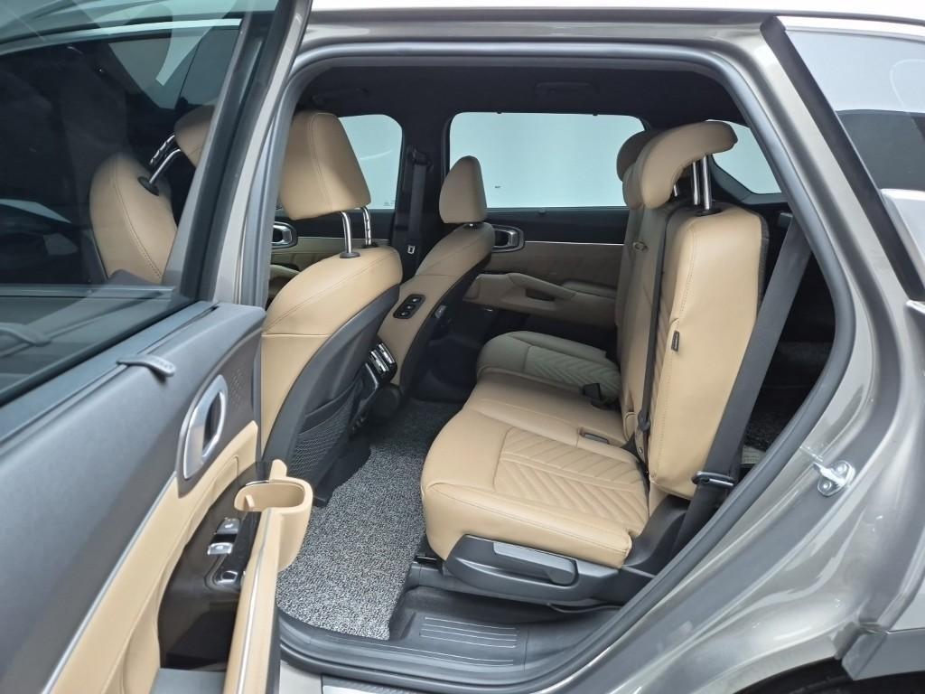 KIA Sorento - Vista 12