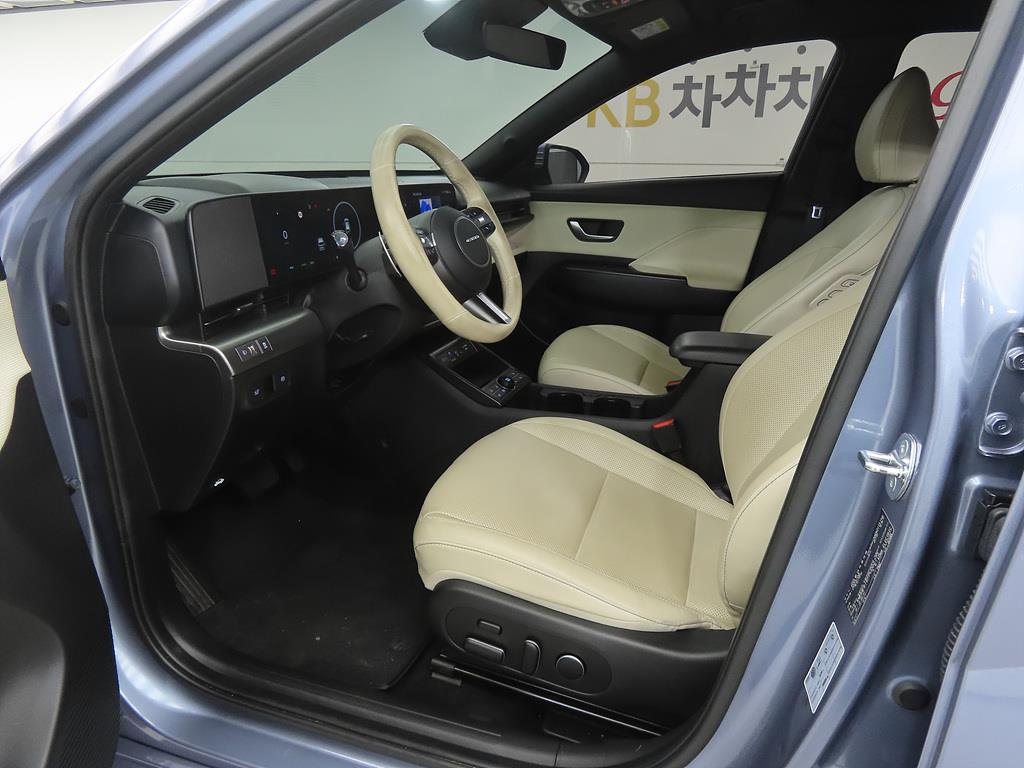 HYUNDAI Kona - Vista 5