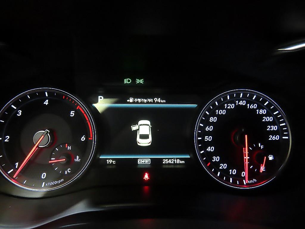 Genesis G70 - Vista 9