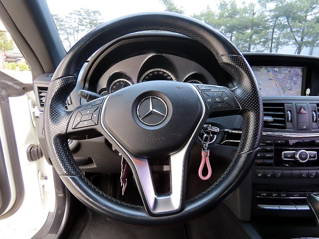 Mercedes Benz E class - Vista 12