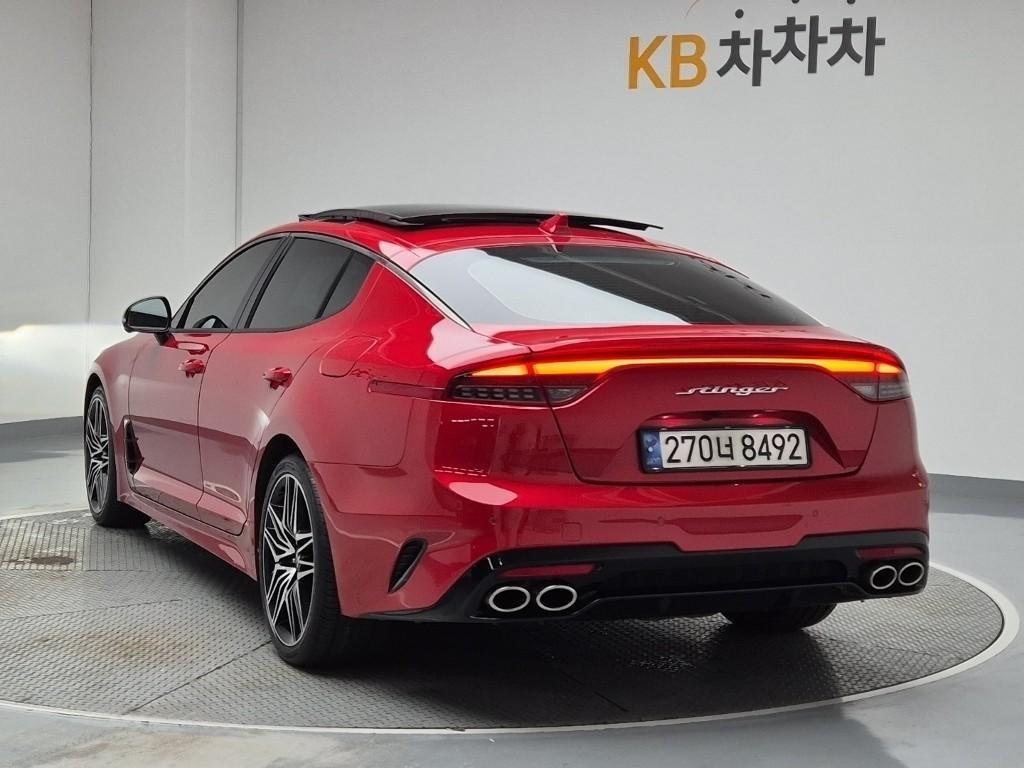 KIA Stinger - Vista 4