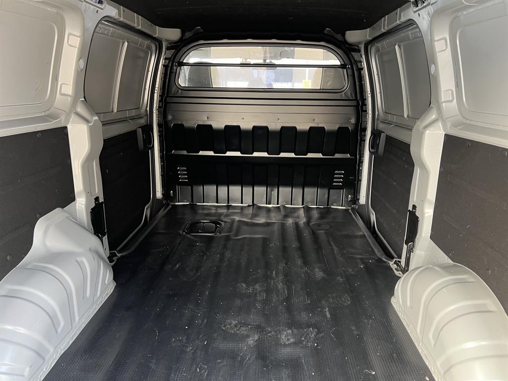 HYUNDAI Starex - Vista 3