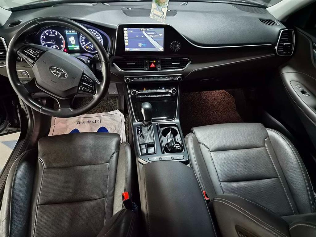 HYUNDAI Grandeur - Vista 10