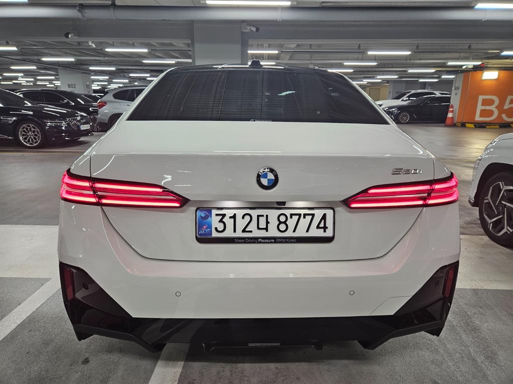 BMW 5 Series - Vista 4