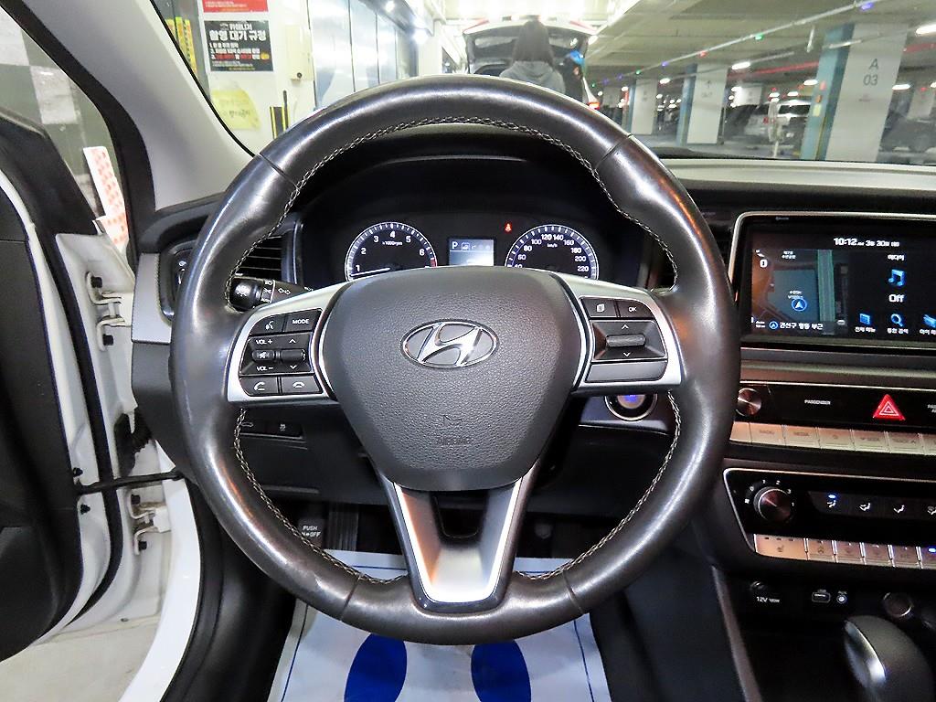 HYUNDAI Sonata - Vista 8