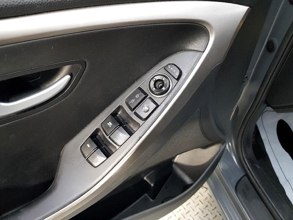 HYUNDAI i30 - Vista 11