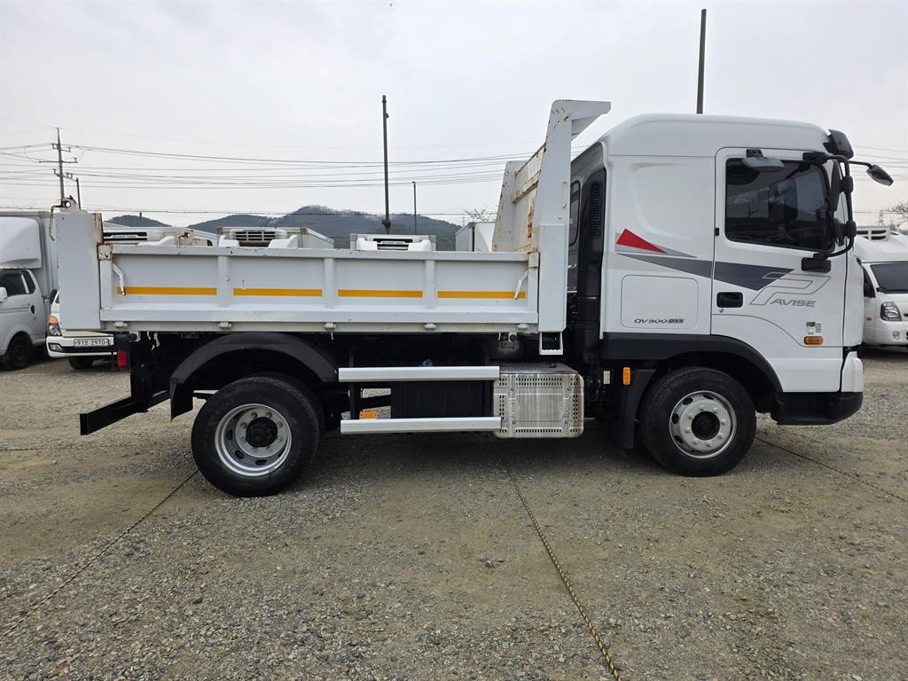 medium and large cargo dump - Vista 8