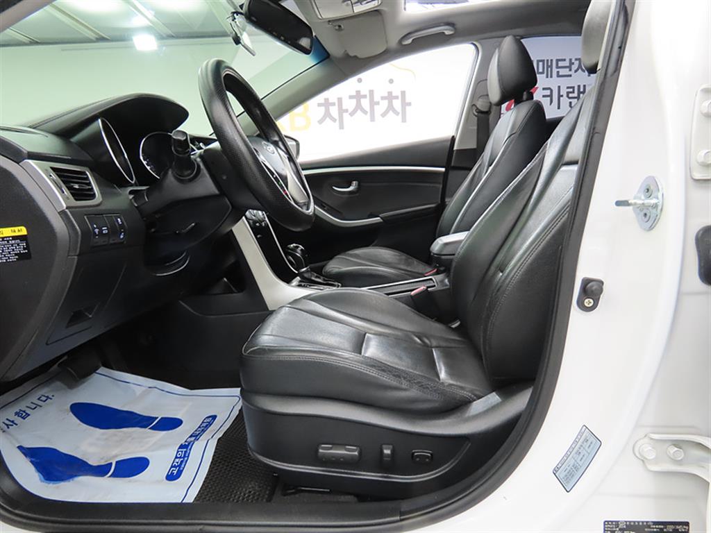 HYUNDAI i30 - Vista 5