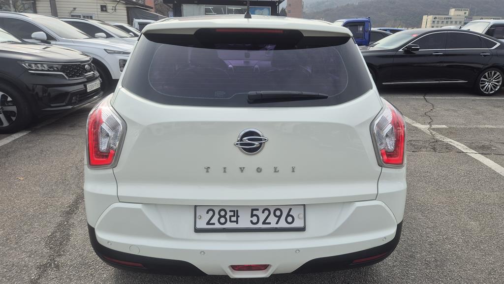 Ssangyong Tivoli - Vista 5